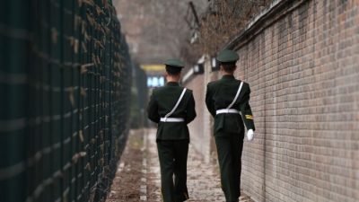 Семьи умерших от вакцины граждан Китая вынуждены молчать