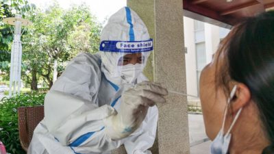 Китайский город заблокирован почти год. Жители не работают и живут на сбережения