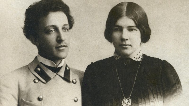 Любовь Менделеева-Блок: «Прекрасная дама» и отвергнутая жена Любовь Дмитриевна Менделеева с Александром Александровичем Блоком, 1917 год. Фото: commons.wikimedia.org/ Общественное достояние