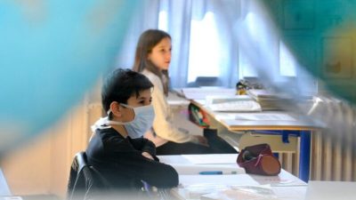 Невакцинированные дети менее подвержены риску смерти от коронавируса, чем вакцинированные взрослые