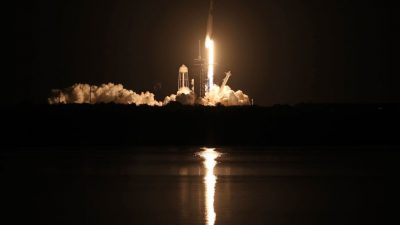 Ракета Falcon 9 вывела на орбиту корабль Crew Dragon с гражданским экипажем