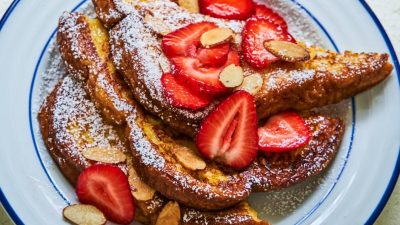 Для французского тоста используйте подсохший хлеб