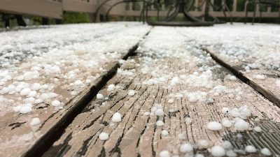 В Испании прошёл сильный град с дождём, превративший улицы в реки