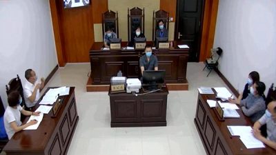 Истец Тан Юэхуа подала в суд