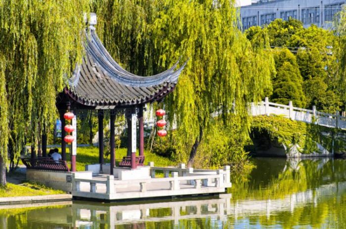 Лучжи — хорошо сохранившихся древних водных деревень