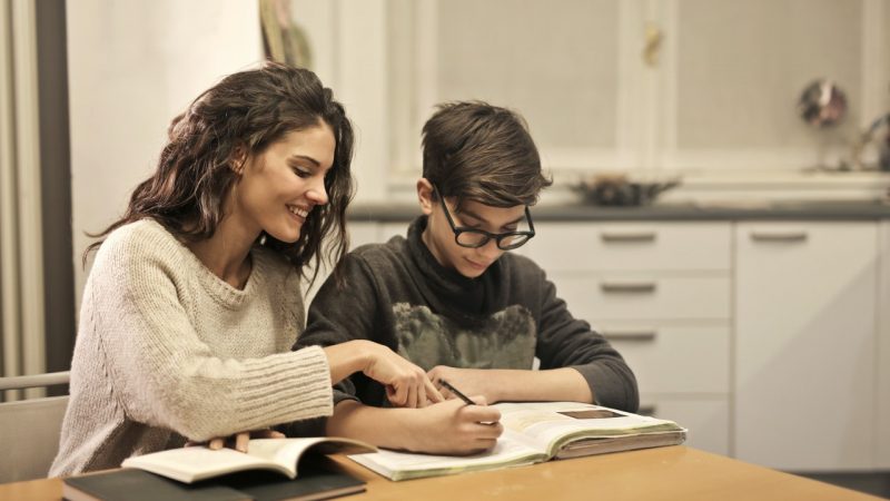 Стоит ли родителям учить уроки с ребёнком? учить уроки с ребёнком