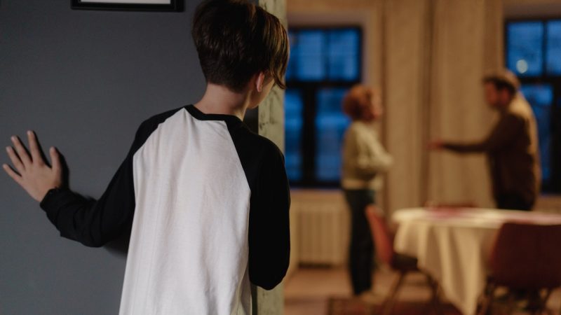 Как отношения родителей влияют на детей? родители ссорятся