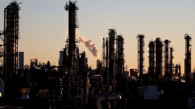 Промышленное производство Японии продолжает снижаться