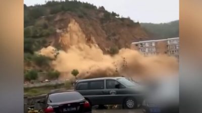 Наводнения обрушились на богатую углём провинцию Китая, остановив работу 400 шахт