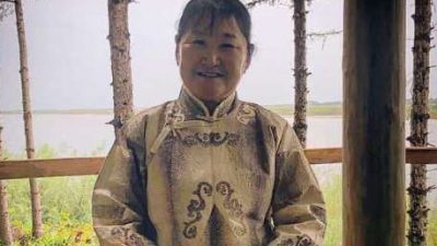 Дизайнер превращает рыбью кожу в одежду