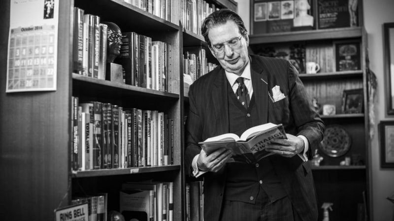 Профессор Артур Уолдрон