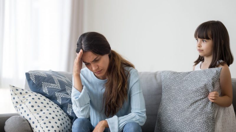 Если даже после продолжительного сна вы постоянно чувствуете усталость, возможно, вы страдаете от недостатка питательных веществ, болезни или слишком сильного стресса. (fizkes/ Shutterstock) | Epoch Times Россия