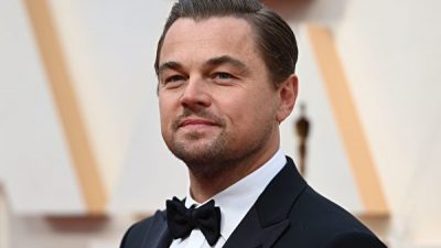 9 февраля 2020 года в Голливуде, Калифорния, США, Леонардо Ди Каприо (Leonardo DiCaprio) посетил 92-ю церемонию вручения премии Оскар. (ROBYN BECK/AFP via Getty Images)