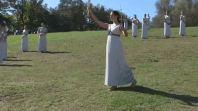 В Греции зажгли огонь зимних Олимпийских игр 2022 года