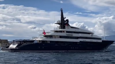 Спилберг продал свою 86-метровую суперъяхту