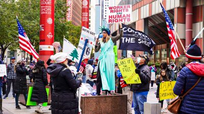 В США митингуют против обязательной вакцинации