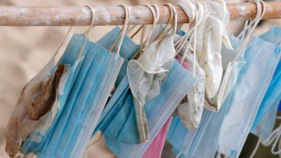 За два года пандемии в океан выбросили 26000 тонн пластиковых медицинских отходов