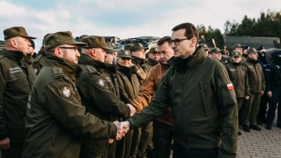 Польша, Литва и Латвия рассматривают возможность обращения в НАТО для решения миграционного кризиса