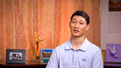 Артист Shen Yun через искусство разоблачает преследования в Китае