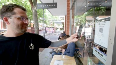 QR-коды будут выдавать индивидуально по запросам граждан с антителами