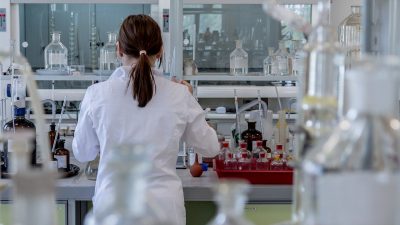 В России испытания лекарства от COVID-19 на основе моноклональных антител закончатся весной 2022 года. pixabay.com/jarmoluk/СС0