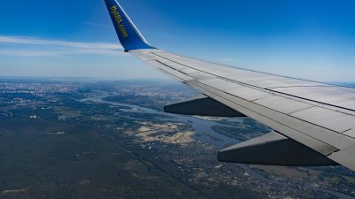 S7 и «Победа» начали распродажи авиабилетов со скидкой до 50%