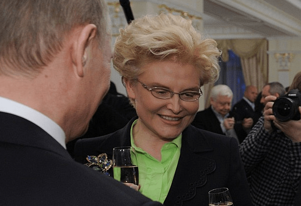 Телеведущая, врач Елена Малышева. Фото: premier.gov.ru/ wikipedia.org/CC BY 4.0 | Epoch Times Россия