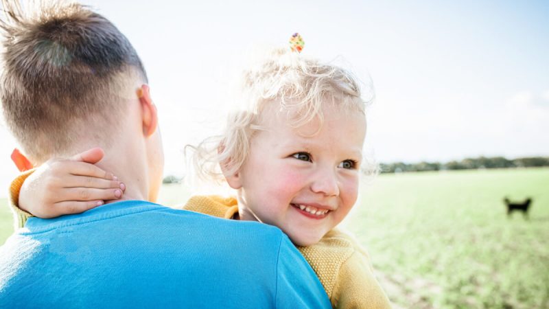 Древние сказки о мудрости: «Свет на холмах» (Иллюстрация — LipatovaMaryna/ Shutterstock)