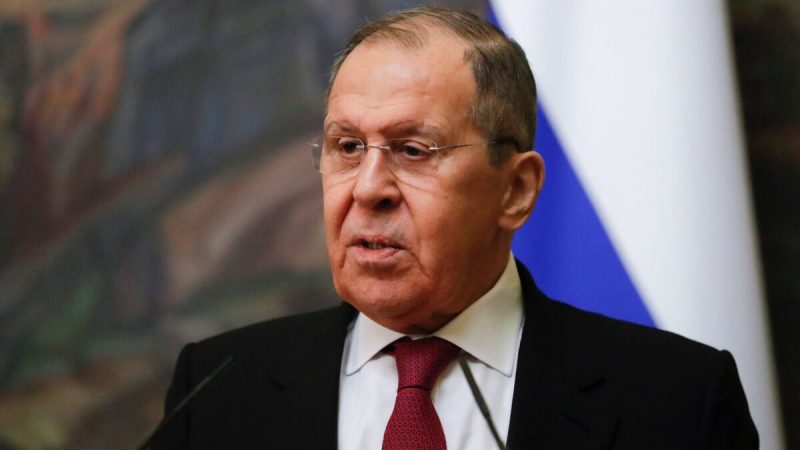 Лавров уже в Китае: прибыл на встречу глав МИД ШОС Министр иностранных дел России Сергей Лавров, 22 ноября 2021 г. (Evgenia Novozhenina/POOL/AFP via Getty Images)