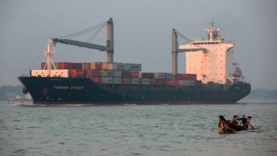 Поиски пропавших моряков после крушения в Балтийском море прекратили