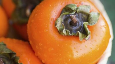 Чем полезны плоды хурмы?