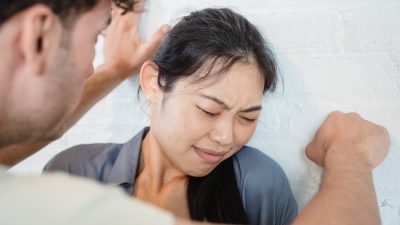 Почему люди следуют приказам, даже если они противоречат их убеждениям?