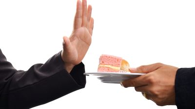 Почему некоторые люди испытывают побочные эффекты при отказе от сахара?