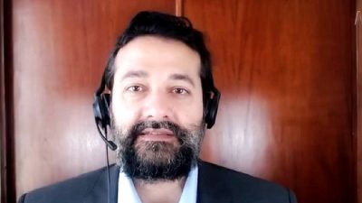 Ведущий врач рассказал о своих методах лечения COVID-19