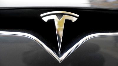 Законодатели США осудили расширение Tesla в Синьцзяне