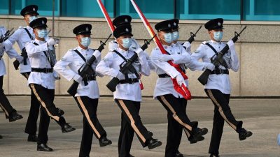 Полиция Гонконга вводит строевую подготовку в китайском стиле