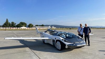 AirCar компании Klein Vision совершил первый в мире междугородний рейс. Фото: Klein Vision