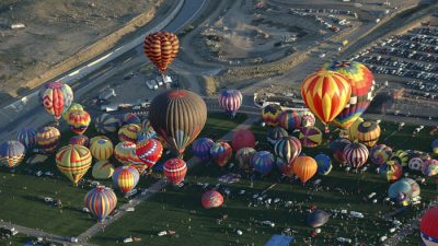 Развлечения в высокогорной пустыне в Альбукерке