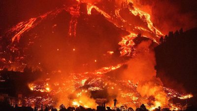 Невероятные снимки и видео извержения вулкана Кумбре Вьеха на острове Ла Пальма