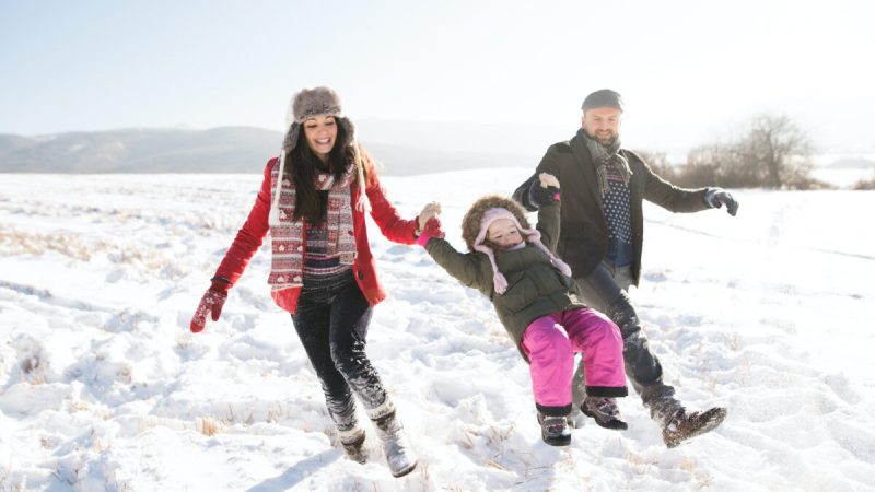 Шесть шагов для изменения нашей жизни к лучшему Наша культура заставляет нас покупать счастье, но есть более приятные и значимые способы жить. (Halfpoint/Shutterstock) | Epoch Times Россия