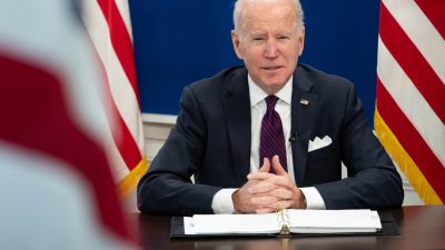 Байден считает санкции США разрушительными для экономики РФ