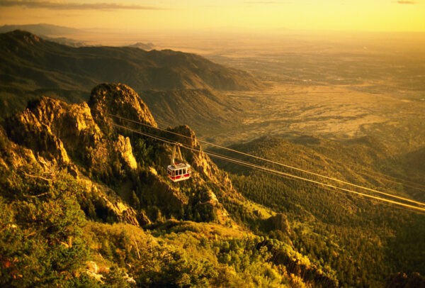 Развлечения в высокогорной пустыне в Альбукерке
