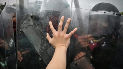 Мандаты нужны для политического контроля, а не для здоровья