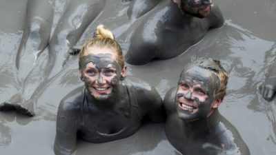 Соединение из грязи может помочь бороться со сверхсильными бактериями в больницах