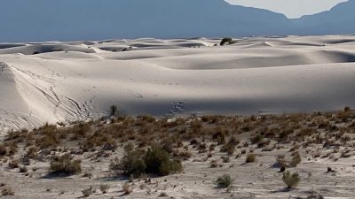 В Белых песках Аламогордо, Нью-Мексико