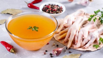 Бульон из куриных ножек питает Ци и поддерживает фертильность