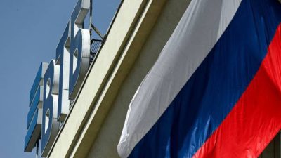 ВТБ не будет менять условия по выданным кредитам и ипотеке