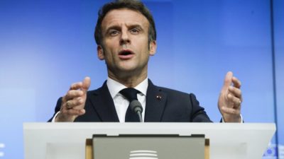 Макрон будет баллотироваться на второй срок