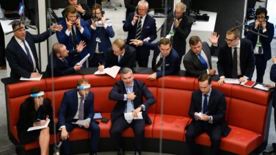 Торговля никелем возобновилась в Лондоне после заключения сделки по спасению китайского магната