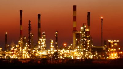 Цена на нефть снижается из-за опасений по поводу сокращения спроса в Китае